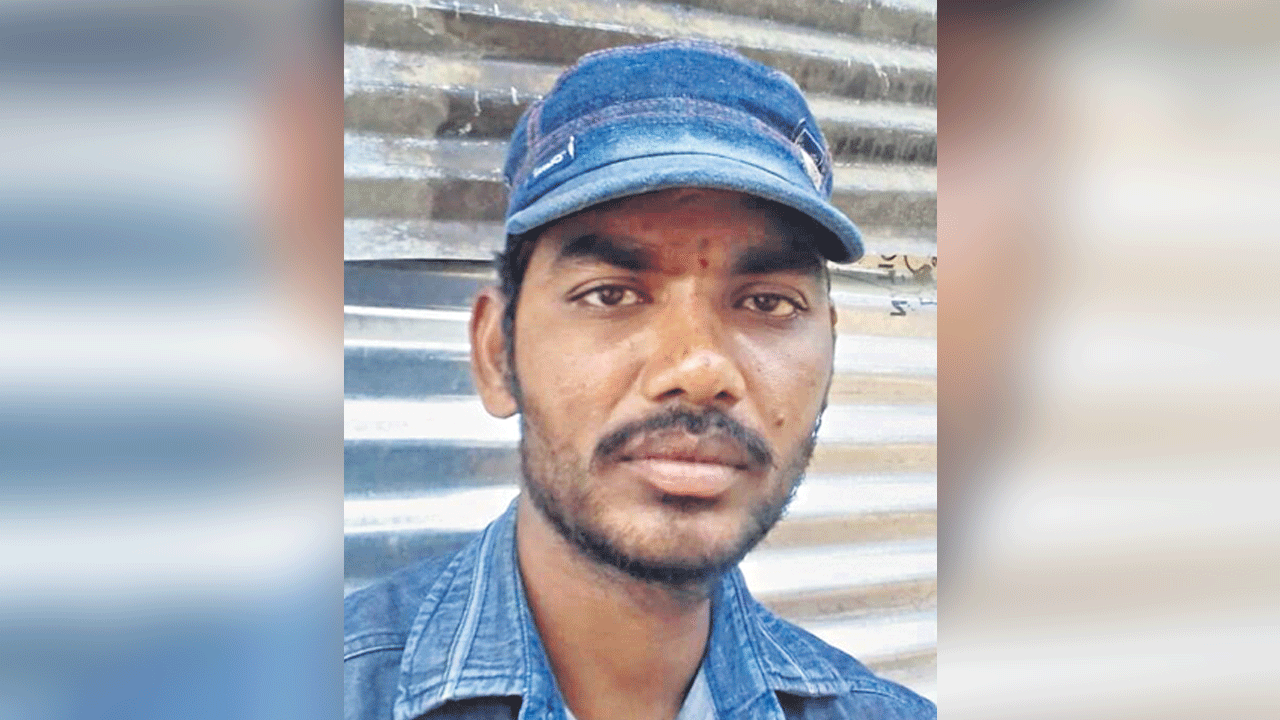 పిల్లలను చంపాడని..