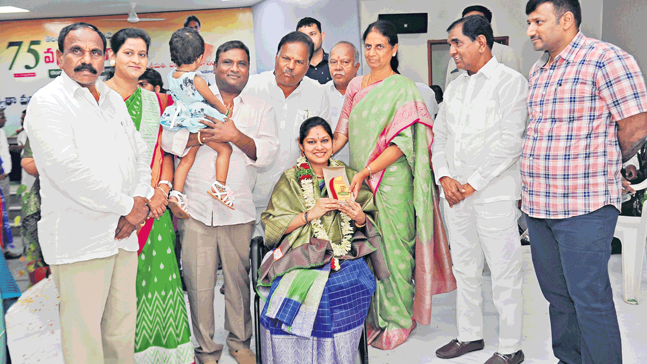 అమరుల త్యాగాలను మరువద్దు