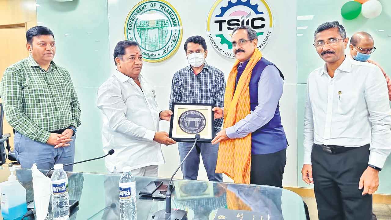 టీహబ్‌ నిర్మాణం అద్భుతం