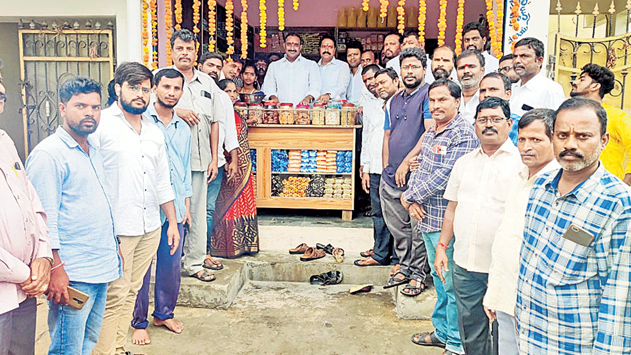 దళితబంధు పథకం.. దేశానికే ఆదర్శం