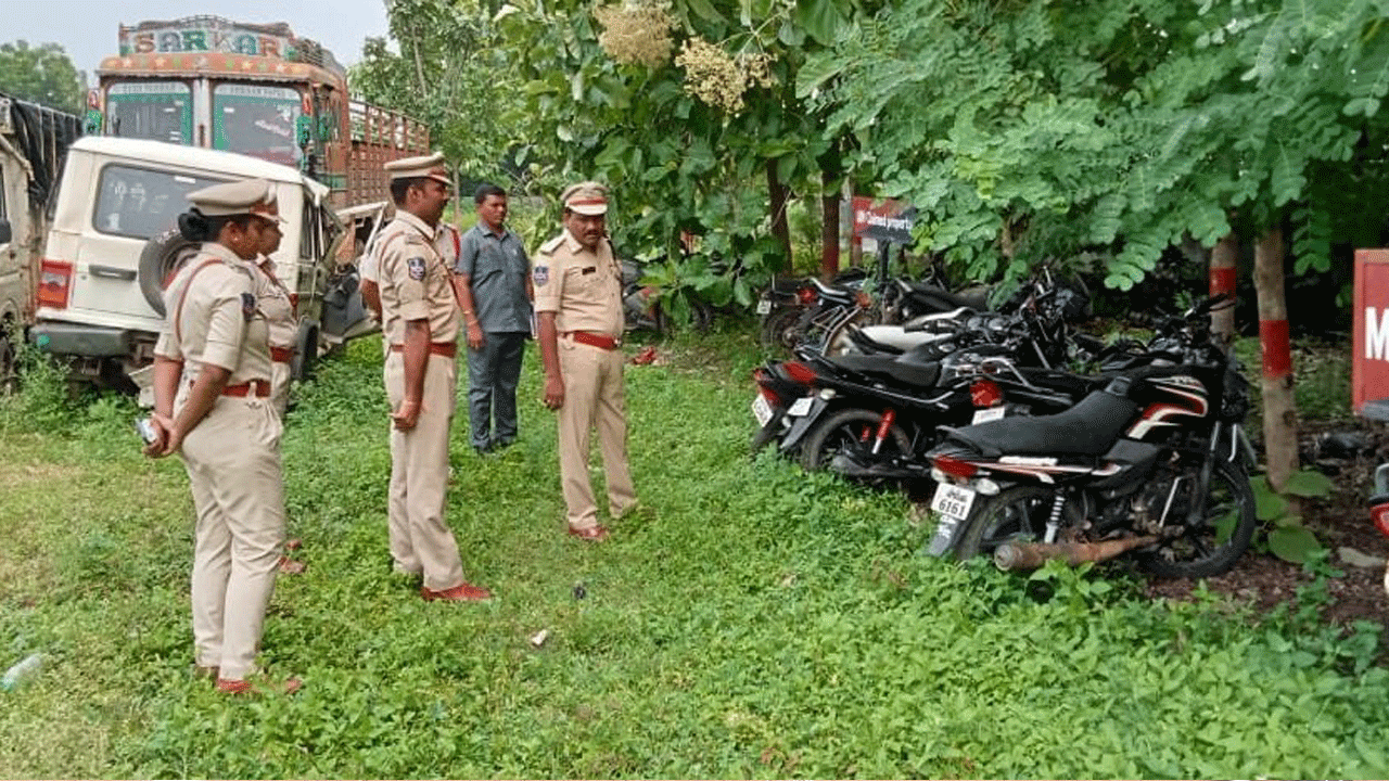 మహారాష్ట్ర సరిహద్దుపై నిఘా పెట్టండి