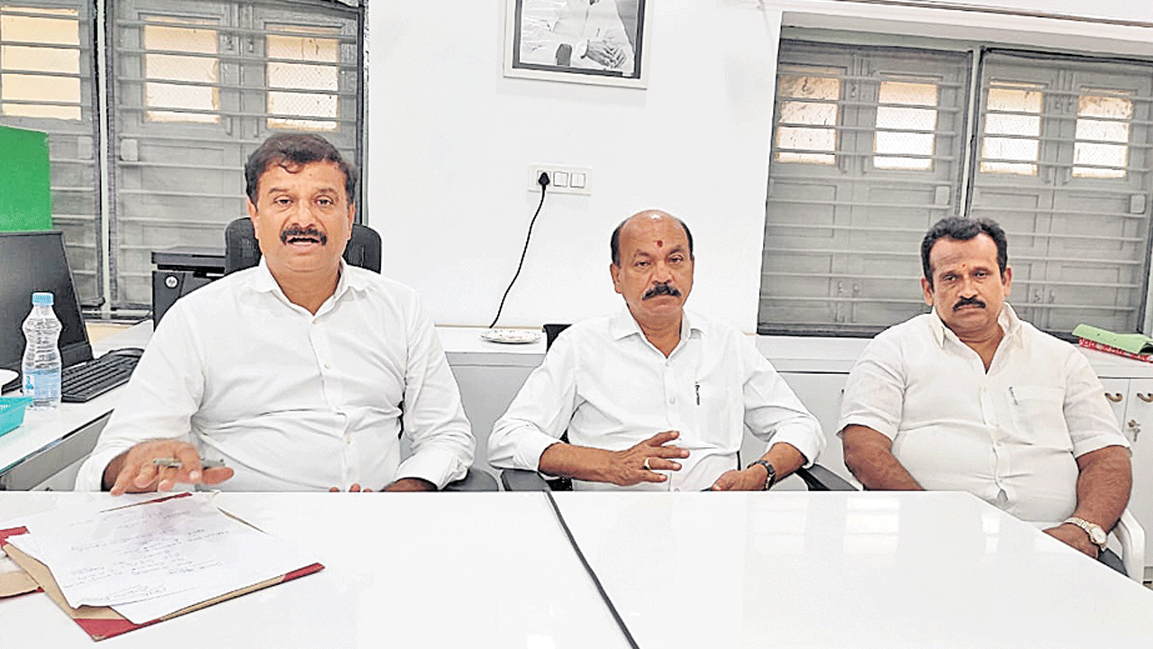 సీఎం కేసీఆర్‌ వెన్నంటే ఉంటాం