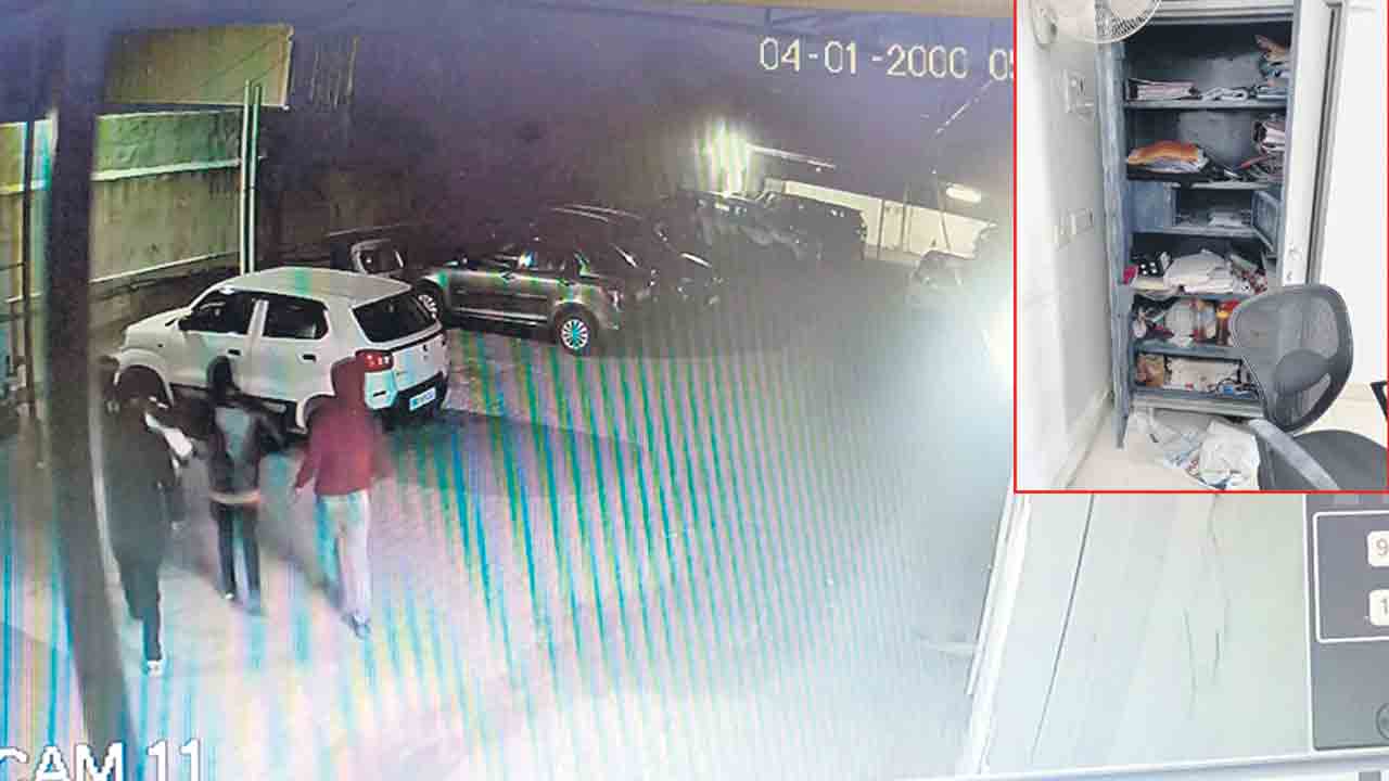 సినీ ఫక్కీలో దొంగల షి‘కారు’