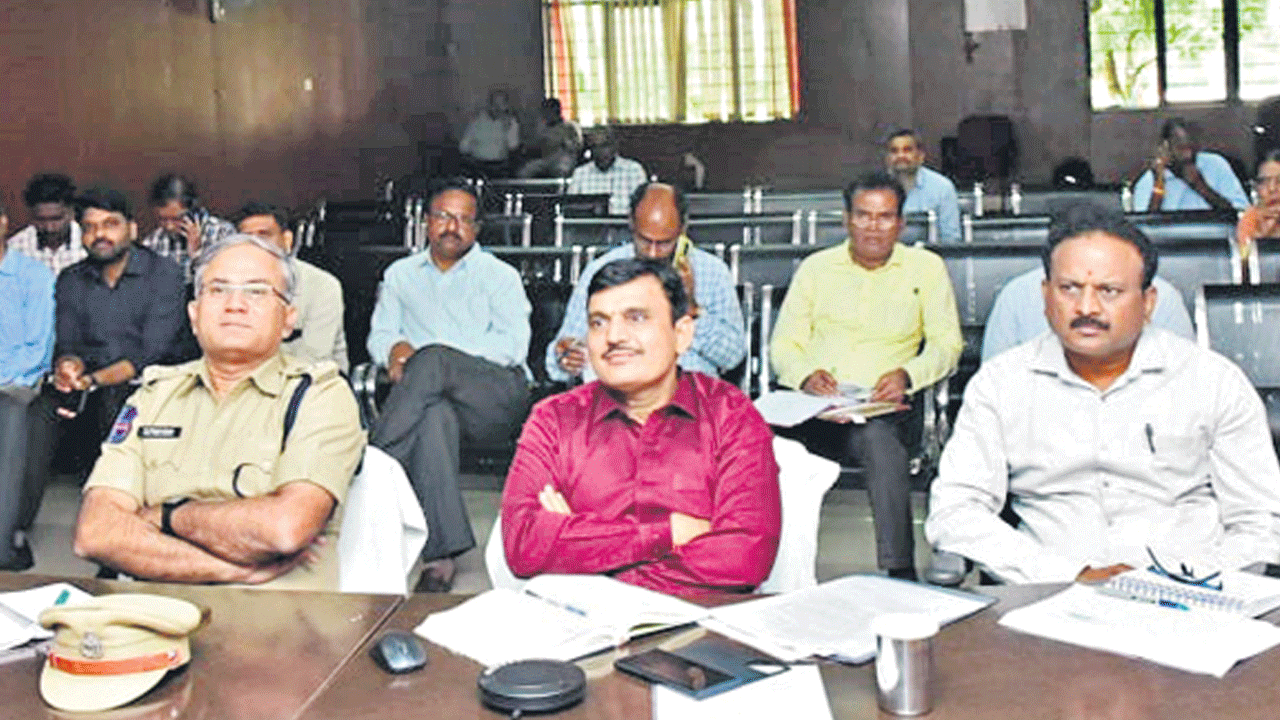 వజ్రోత్సవాలు విజయవంతం చేయాలి