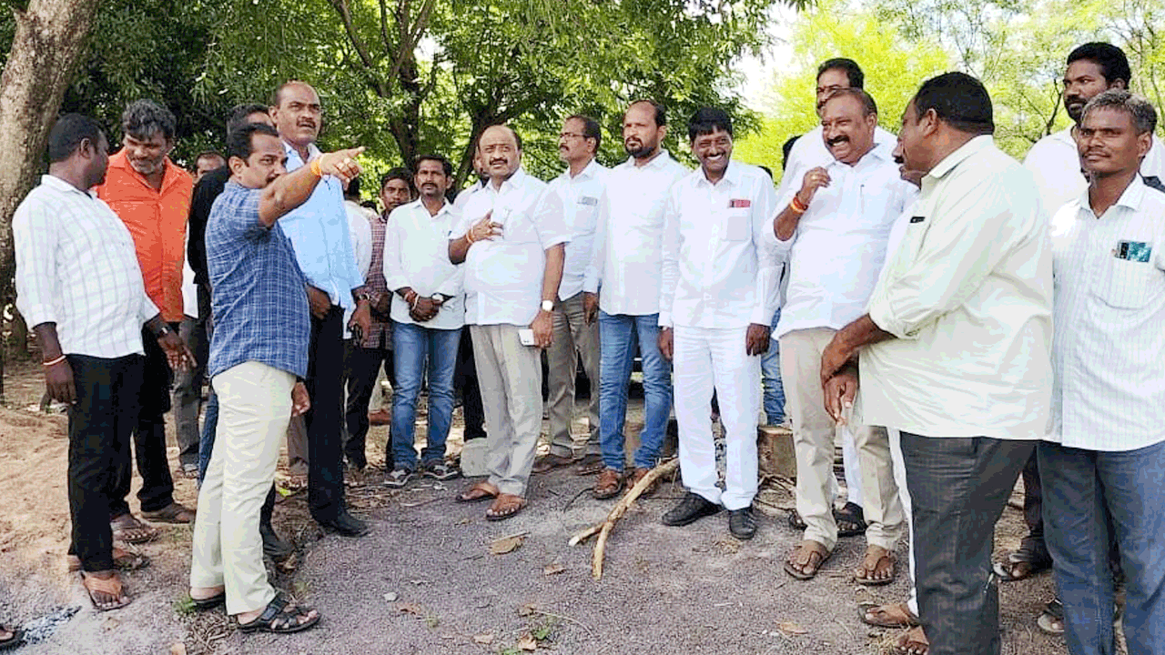 అభివృద్ధి పనులు పూర్తిచేయాలి