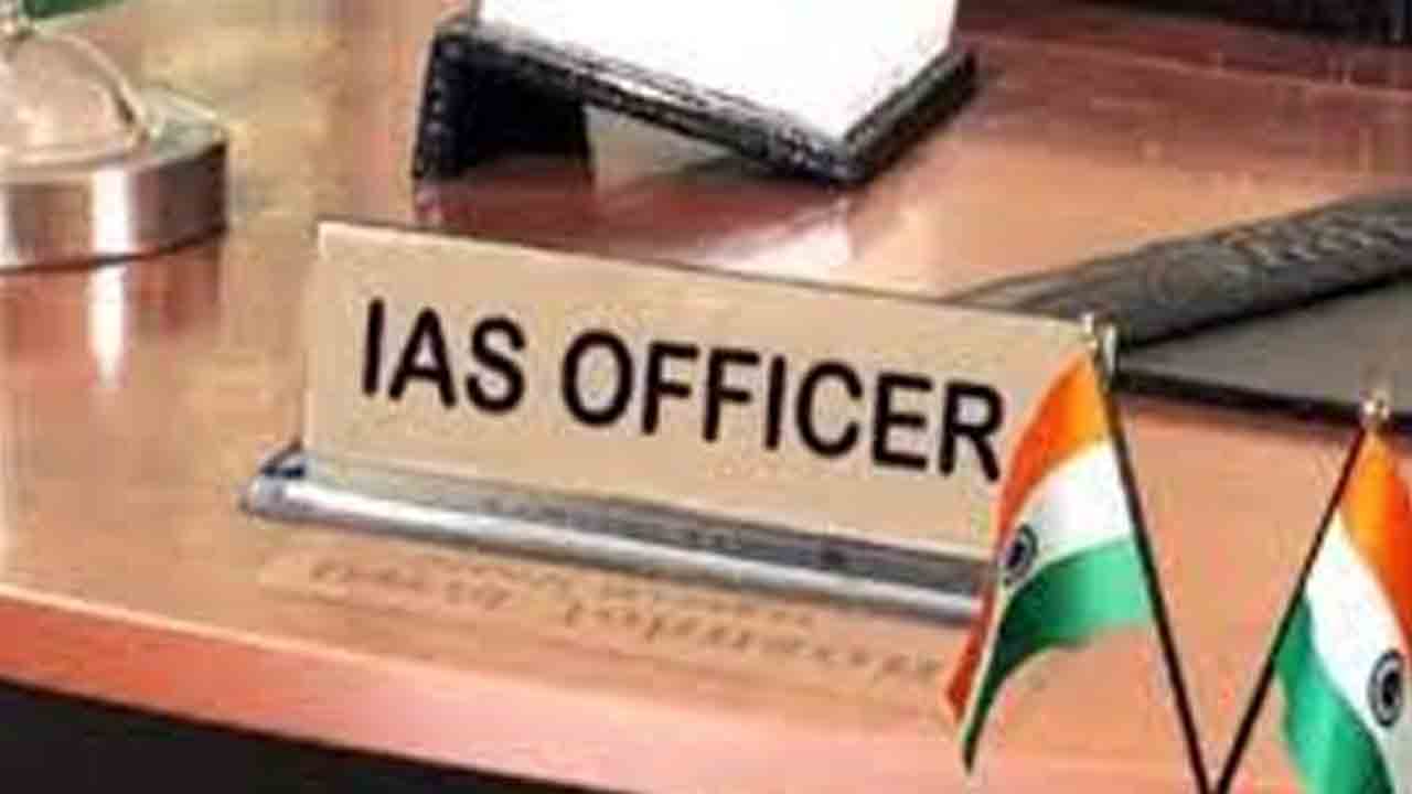 తెలంగాణలో ఐదుగురు ఏఐఎస్‌లపై బీజేపీ గురి?