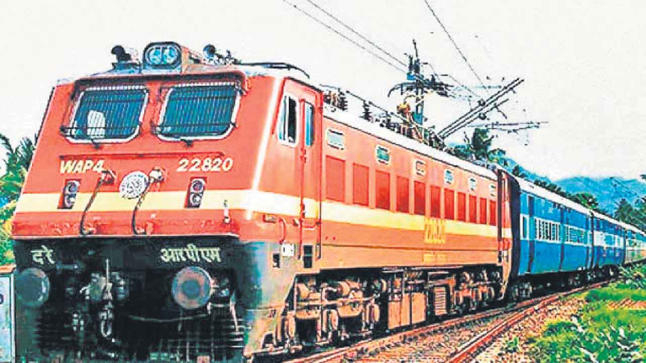 మూడు రూట్లలో ఆరు ప్రత్యేక రైళ్లు