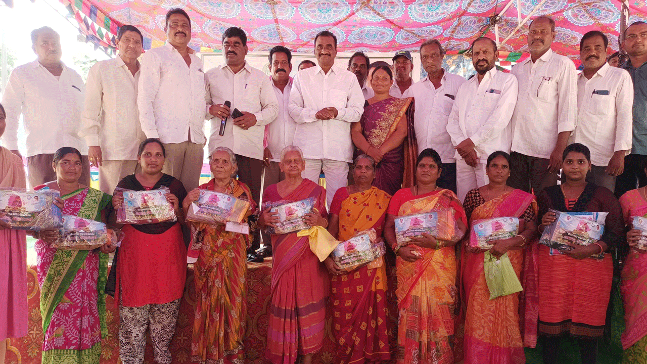 మహిళా సంక్షేమానికి అధిక ప్రాధాన్యం