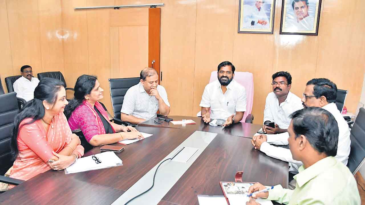 వైభవంగా బతుకమ్మ పండుగ