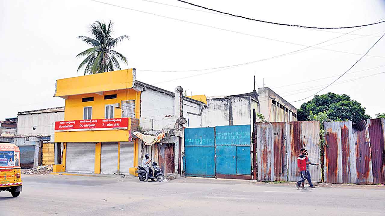 రెసిడెన్షియల్‌… వారికి కమర్షియల్‌