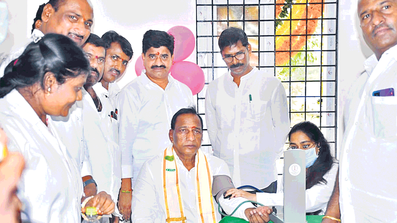 పేదల వైద్యం కోసం బస్తీ దవాఖానలు