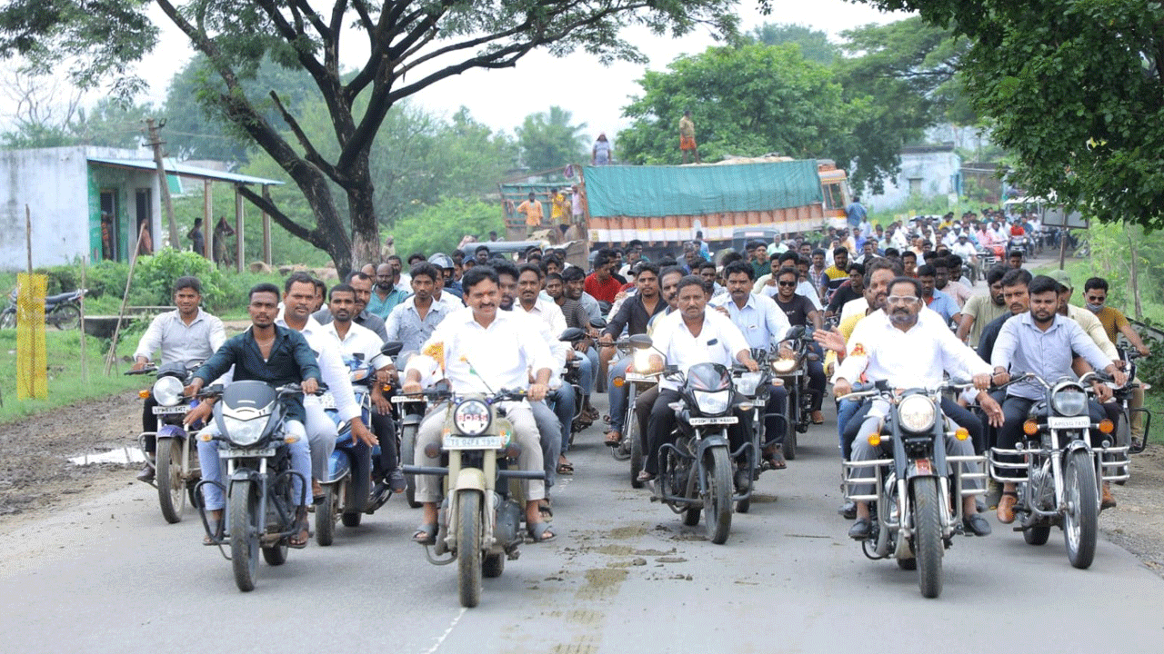 టీఆర్‌ఎస్‌ను ఎవ్వరూ ఢీకొట్టలేరు