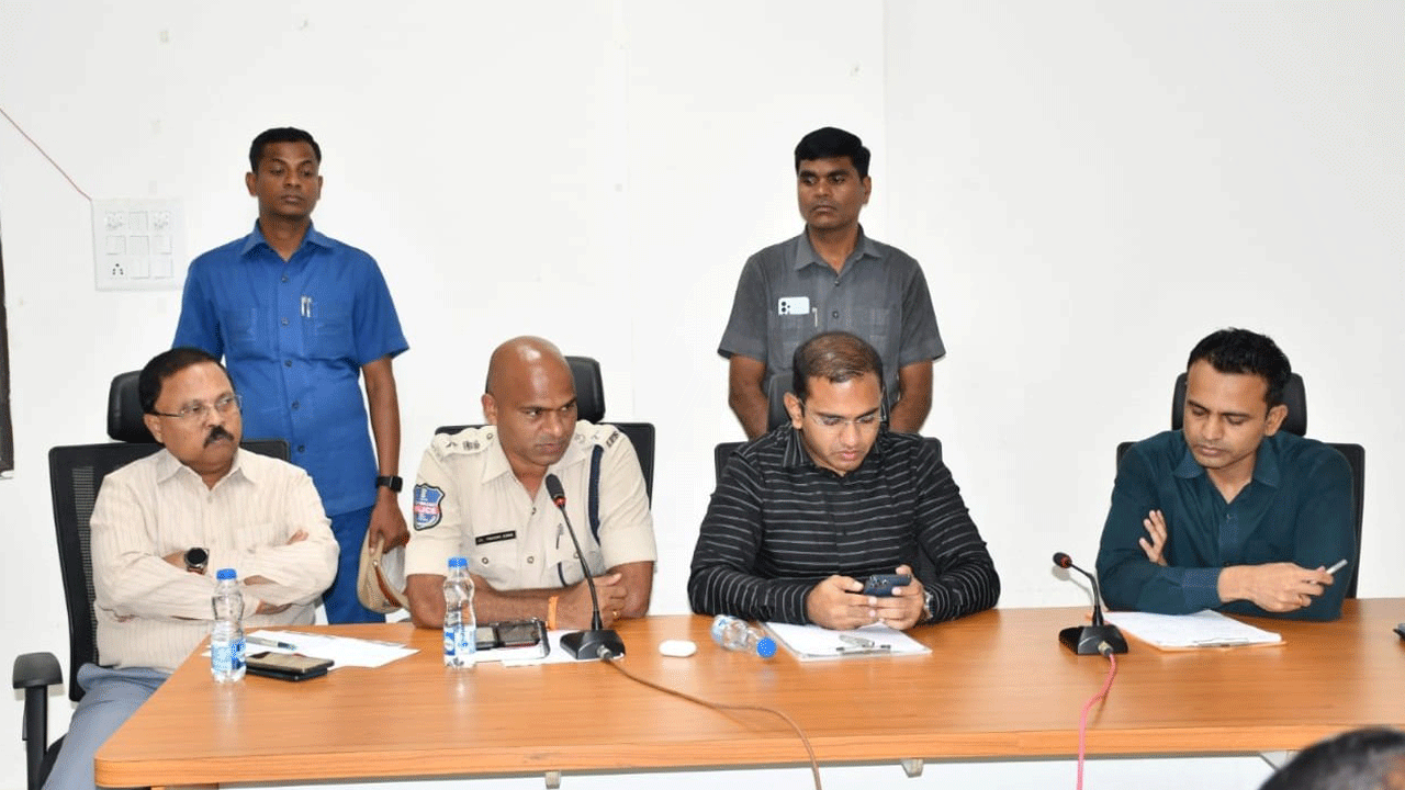 వజ్రోత్సవాలను ఘనంగా నిర్వహించాలి