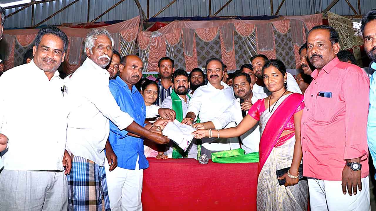 గడపగడకూ సంక్షేమ పధకాలు