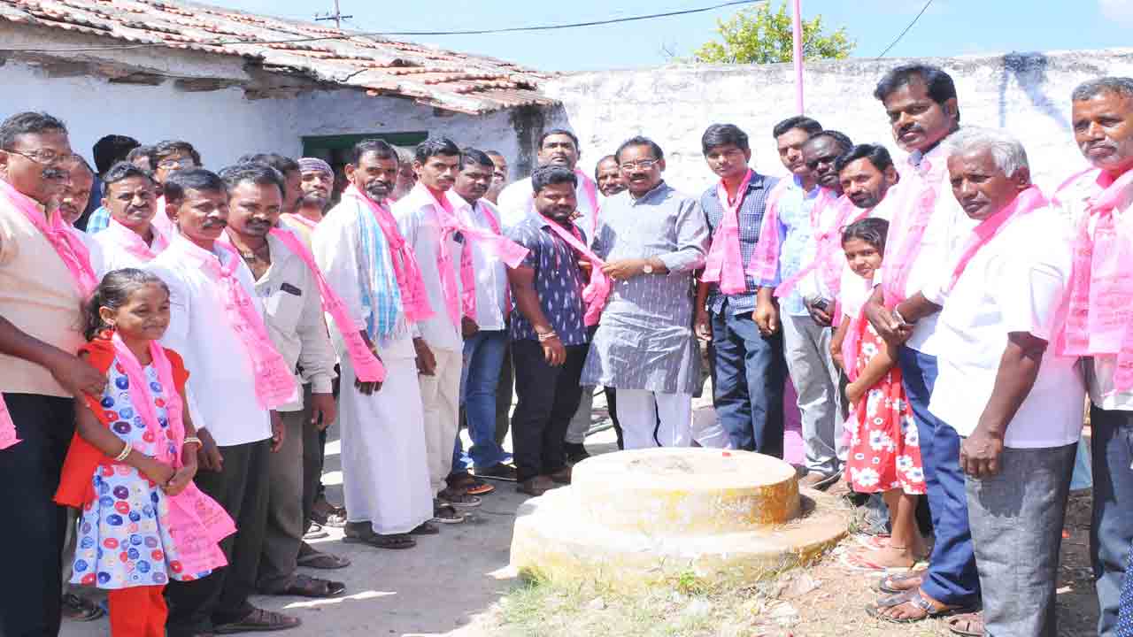 టీఆర్‌ఎస్‌లోకి వలసల జోరు