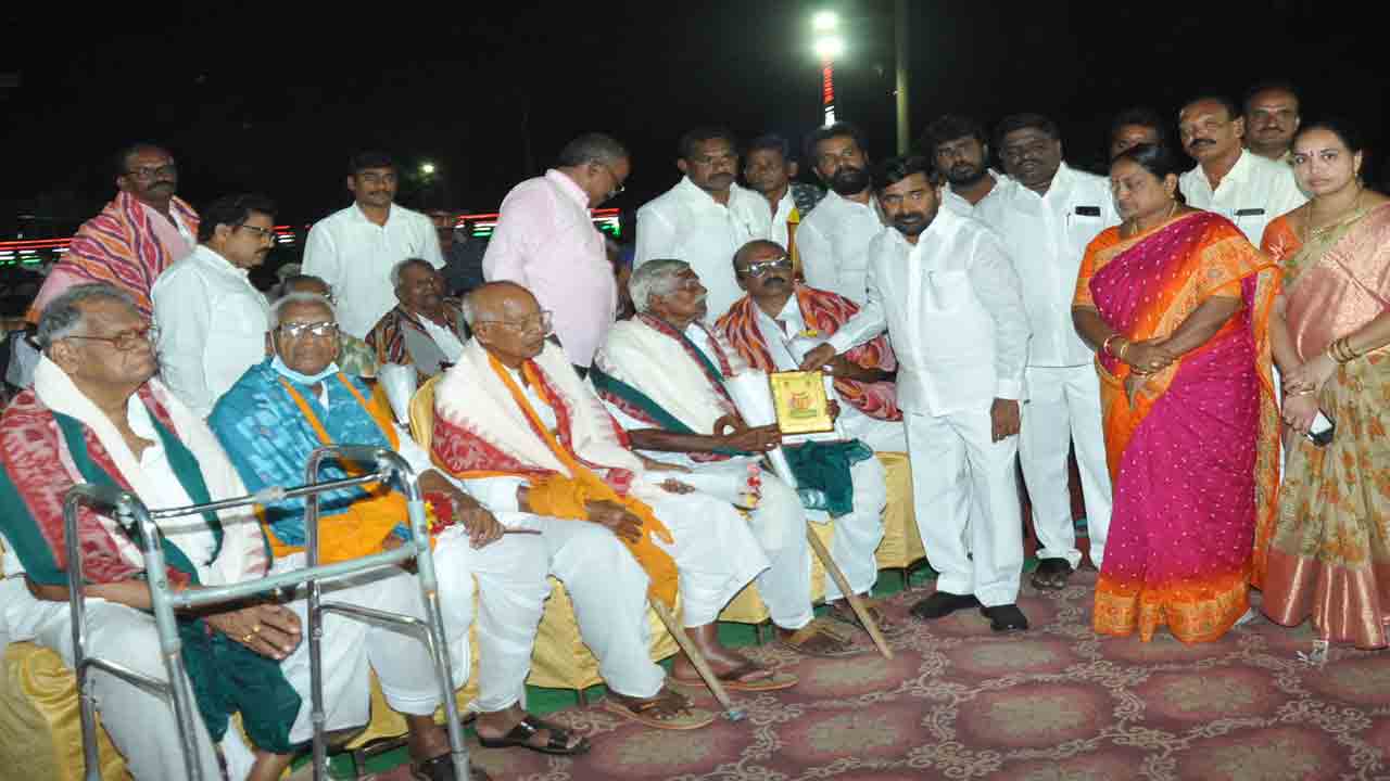 సత్కారం సంబురం..