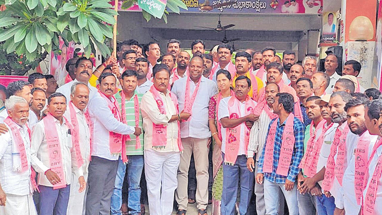 సంక్షేమ పథకాలు దేశానికే ఆదర్శం