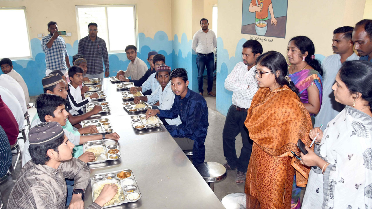 ఆరోగ్యంపై ప్రత్యేక శ్రద్ధ చూపాలి