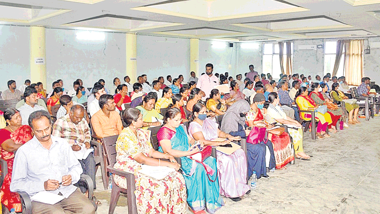 జాతీయ పంచాయతీ అవార్డులు సాధించాలి