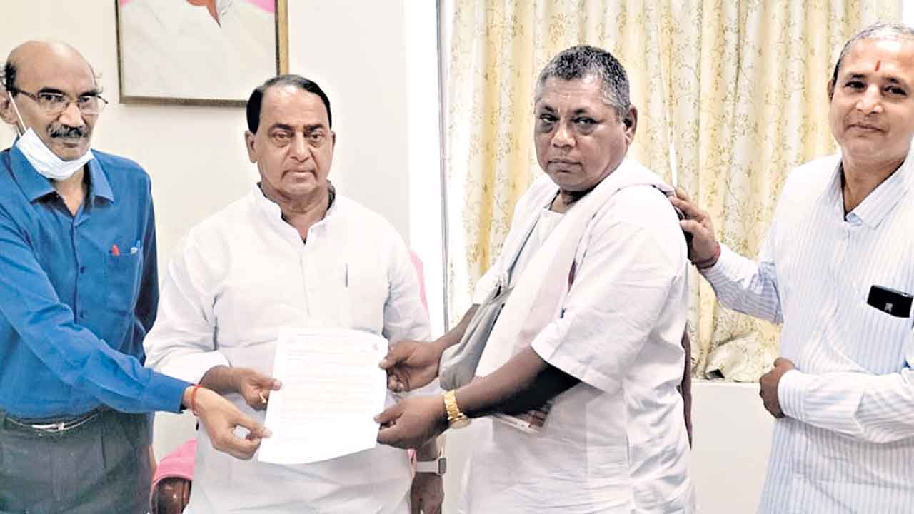 ఇస్కాన్‌ టెంపుల్‌కు స్థలం ఇవ్వండి