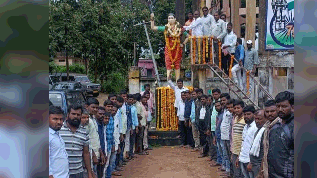 ఐలమ్మ పోరాటాన్ని స్ఫూర్తిగా తీసుకోవాలి