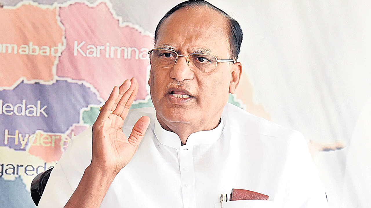 తెలంగాణపై కేంద్రం కక్ష సాధింపు