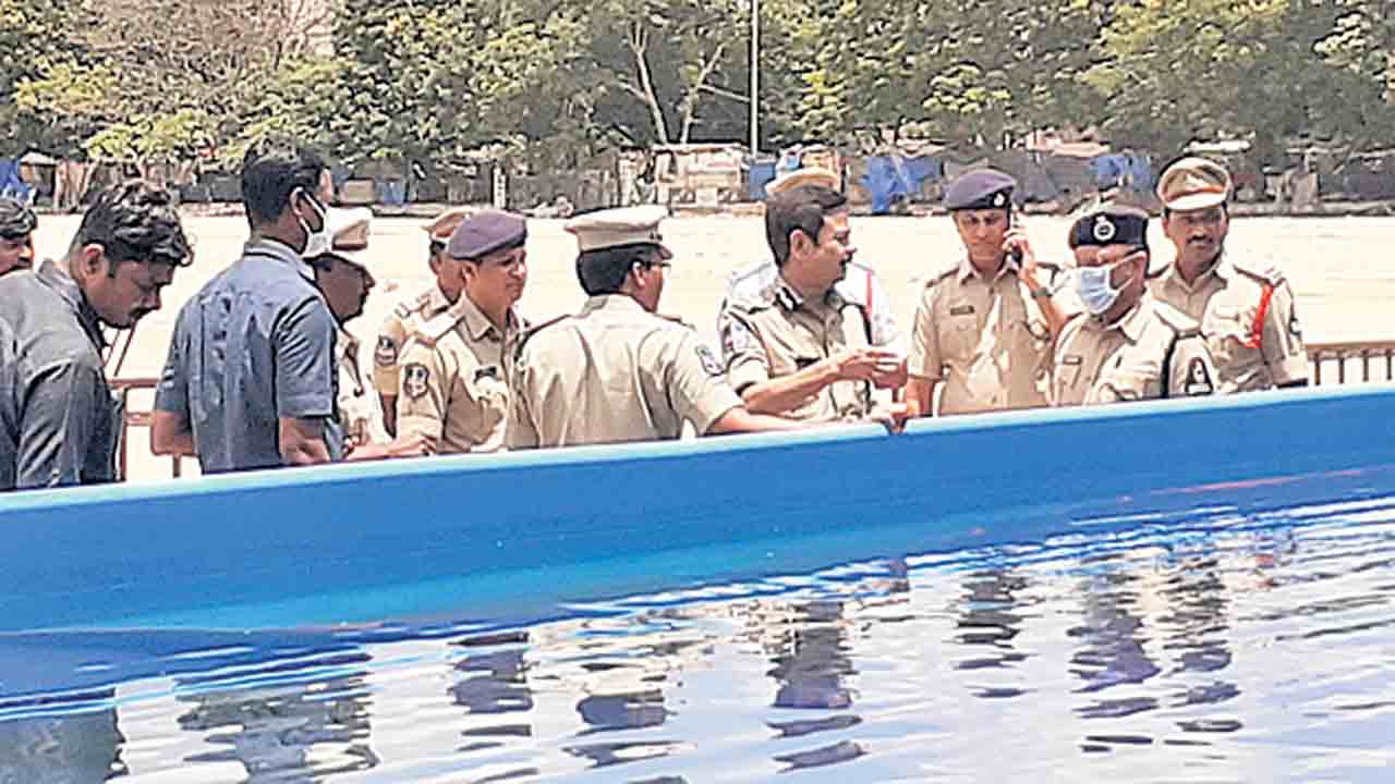 ట్యాంక్‌బండ్‌ నీరు కలుషితం కాకుండా చర్యలు