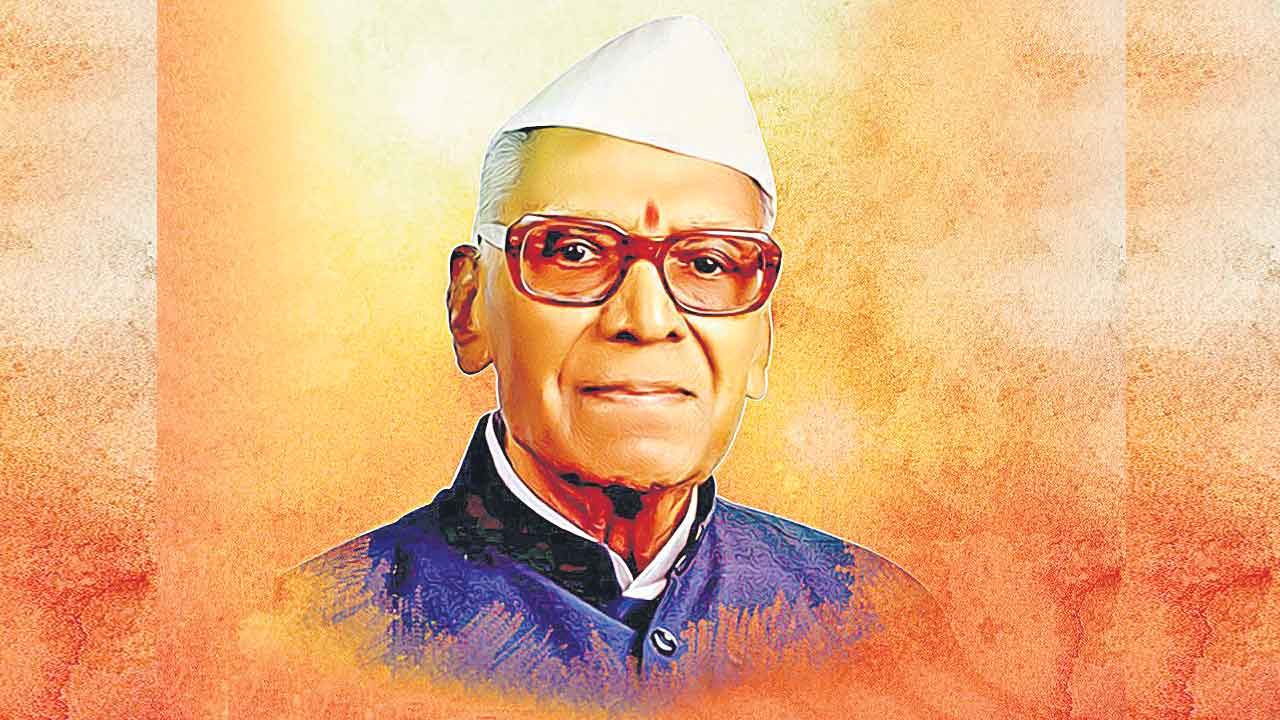 బహుముఖ పోరాట యోధుడు