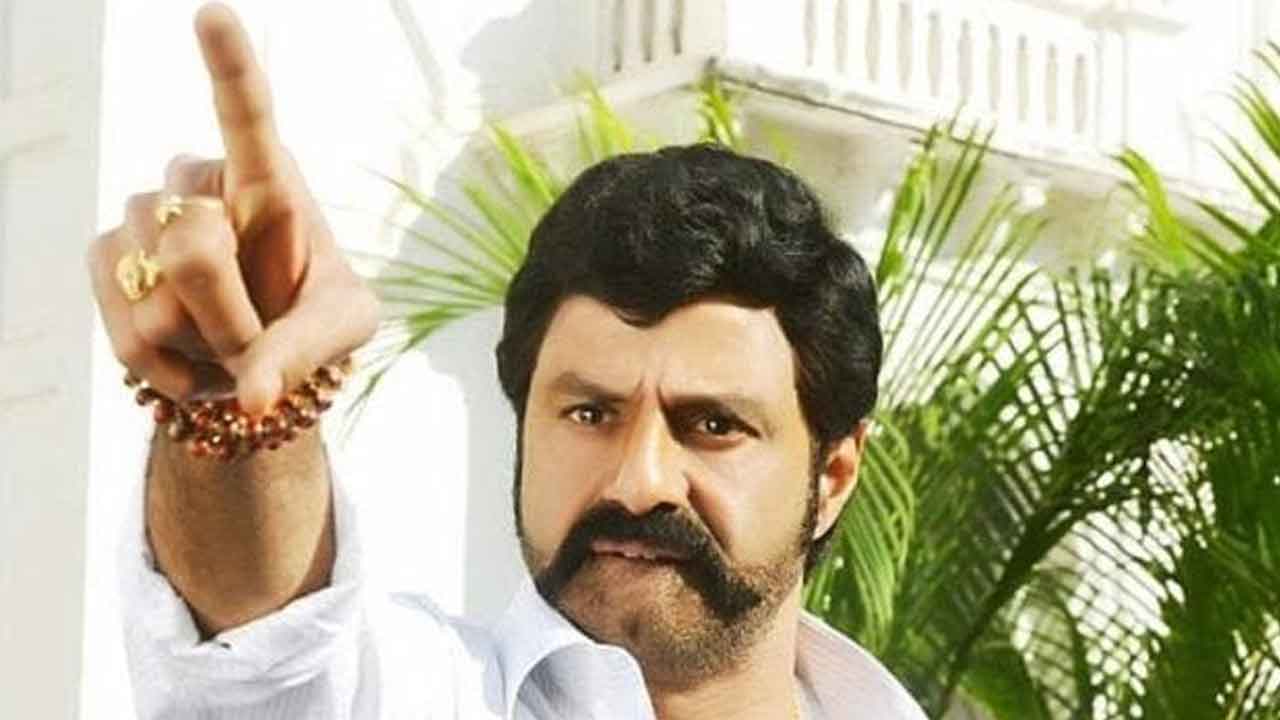 మీరు పేర్లు మారిస్తే మిమ్మల్ని ప్రజలు మారుస్తారు : బాలకృష్ణ