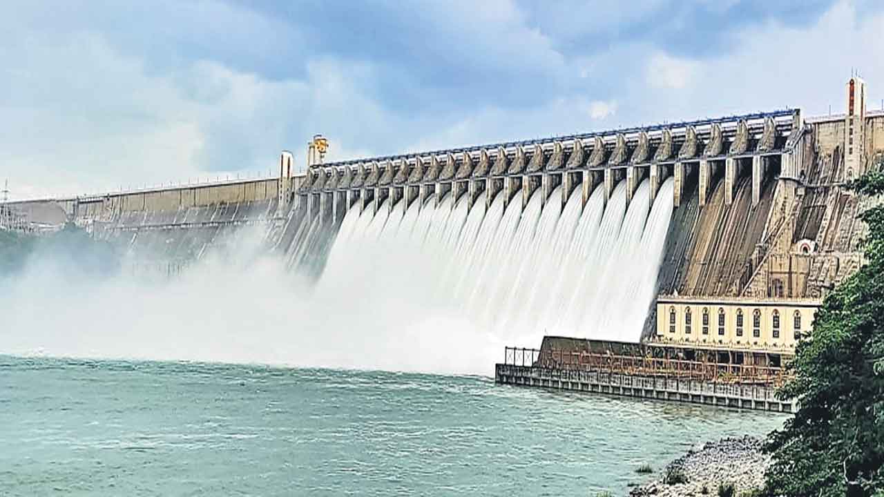 నాగార్జునసాగర్‌ 18 గేట్ల ఎత్తివేత