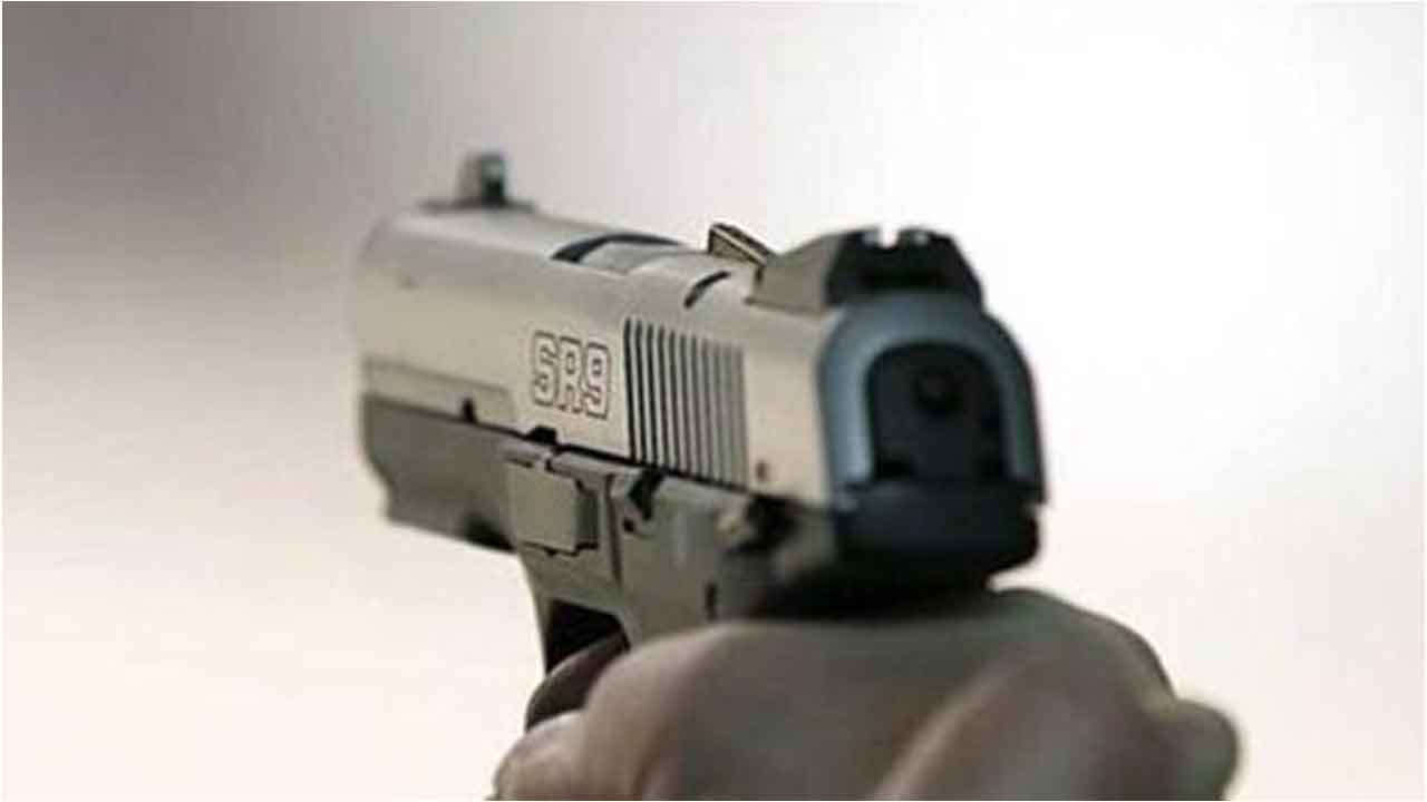 కోనసీమలో దుండగుల కాల్పులు..తప్పించుకున్న ఫైనాన్సియర్‌