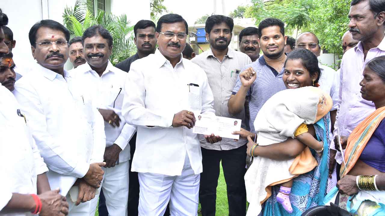 ఆపత్కాలంలో సీఎంఆర్‌ఎఫ్‌ అండ