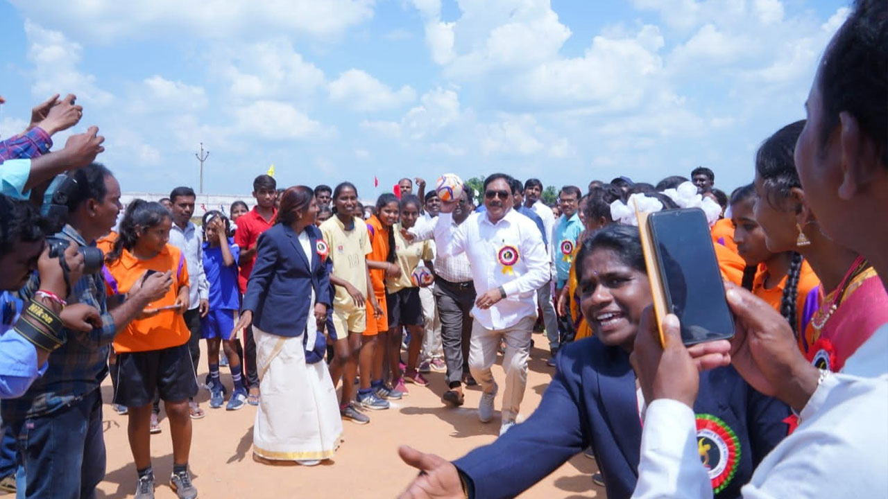 గురుకులాల్లో సకల సౌకర్యాలు