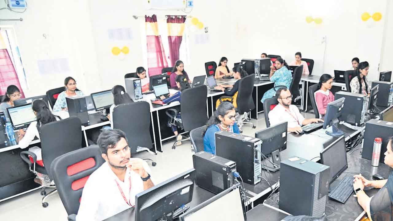 ఐటీ పార్కుతో యువతకు చేయూత