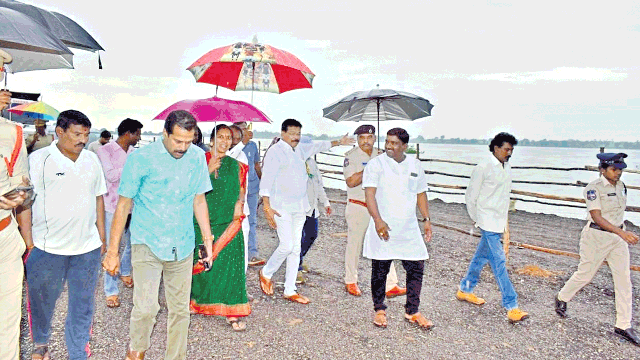 నిమజ్జనానికి వేళాయే