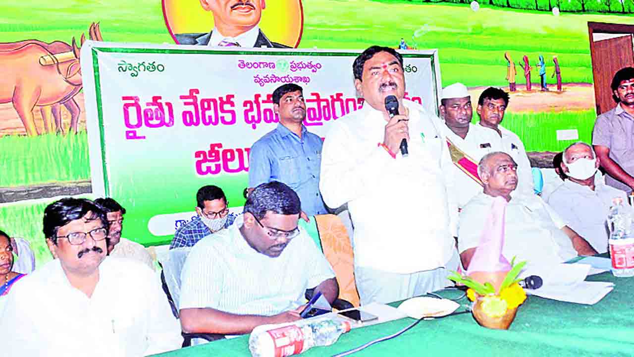 కేంద్రం కొర్రీలు మానుకోవాలి