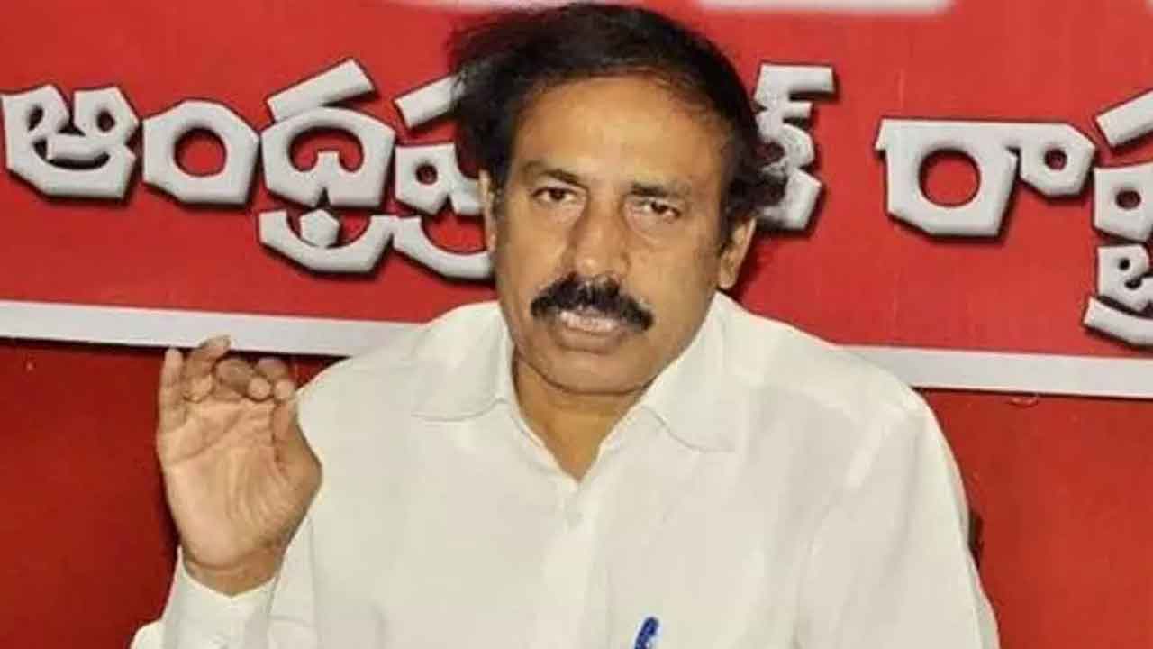 పేర్లు మార్చే అధికారం ఎవరిచ్చారు : సీపీఐ రామకృష్ణ