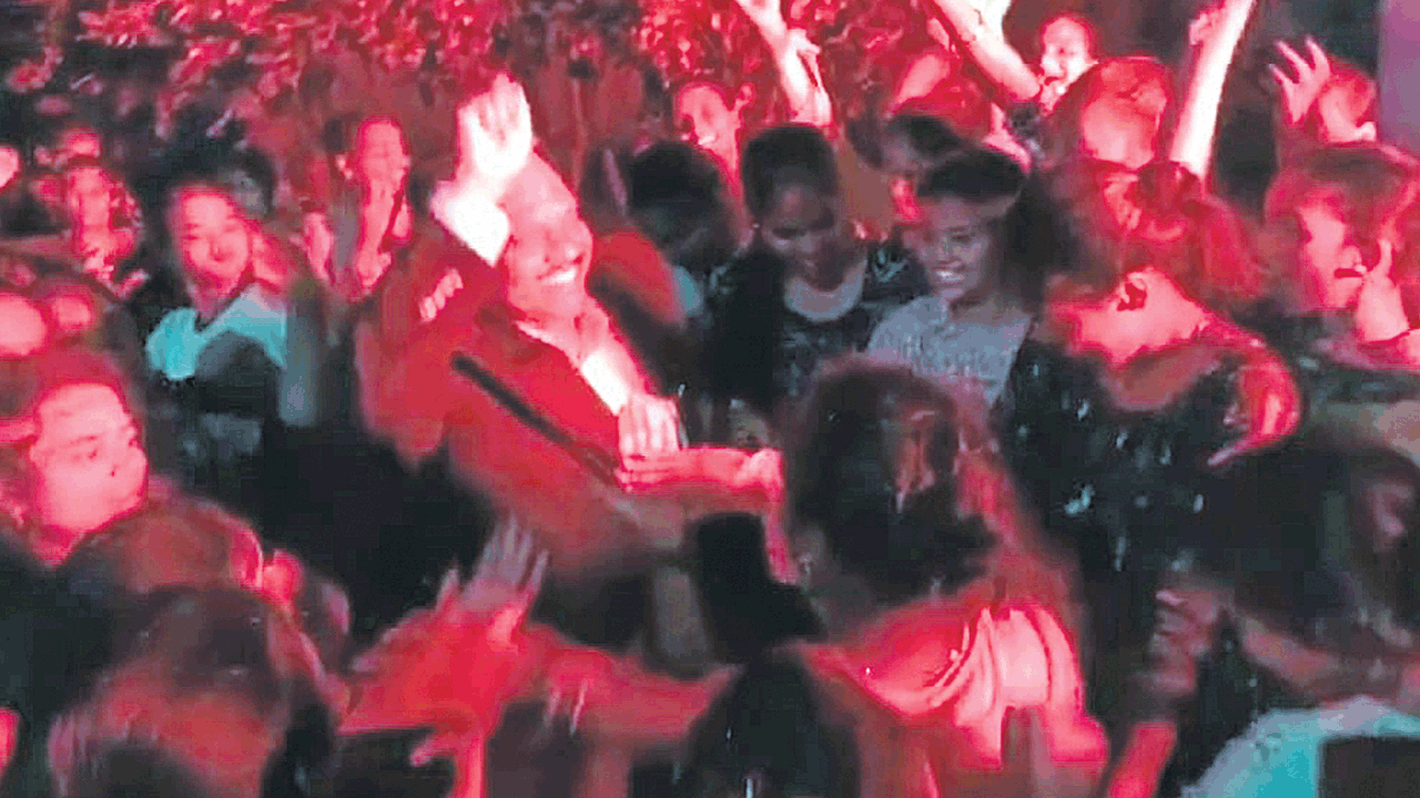 వివాదాస్పద వీసీ