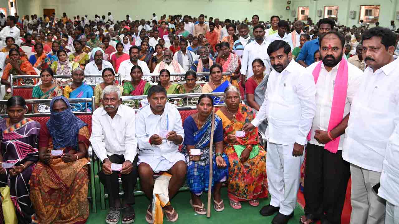 పింఛన్ల మంజూరులో తెలంగాణ రికార్డు