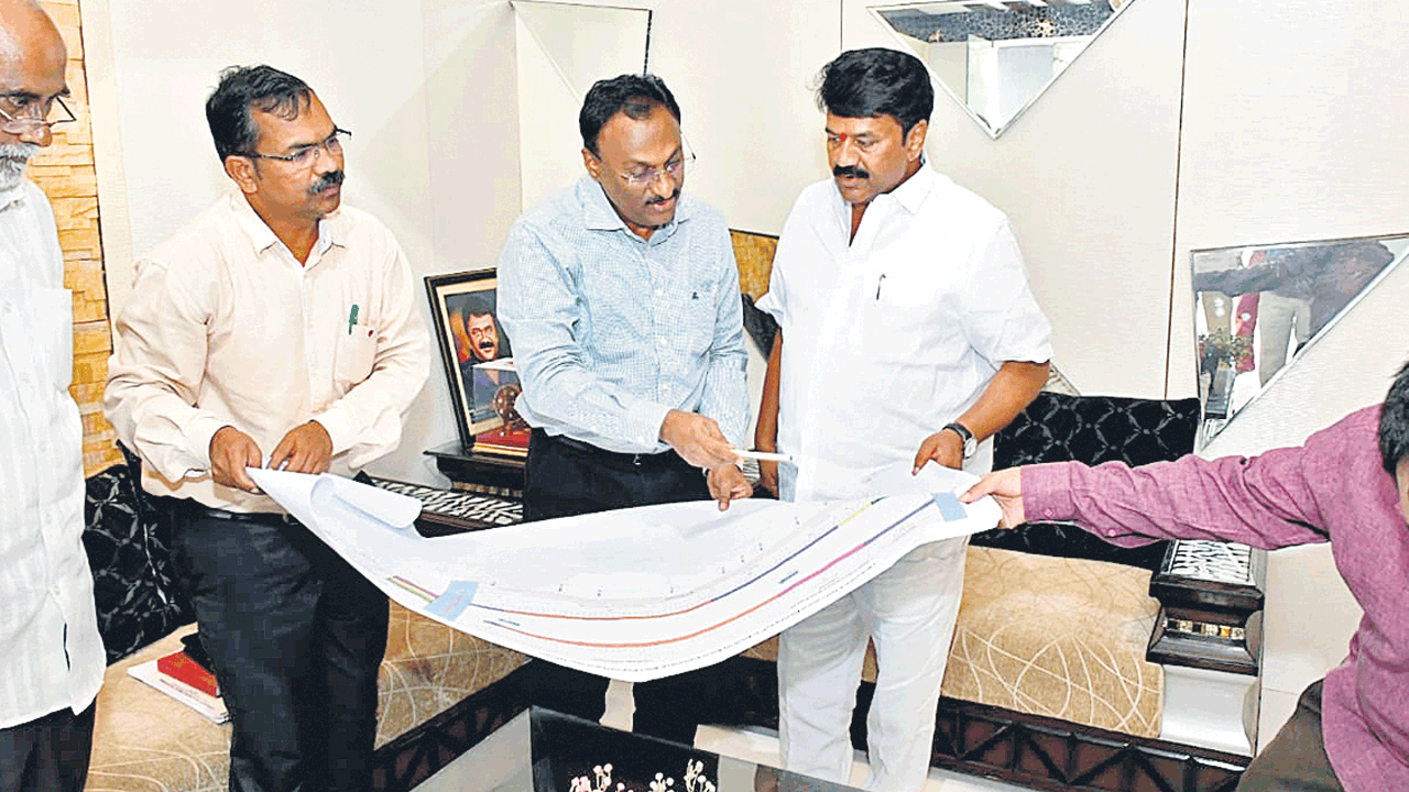 నాలాను విస్తరించి.. ముంపును నివారించి..!