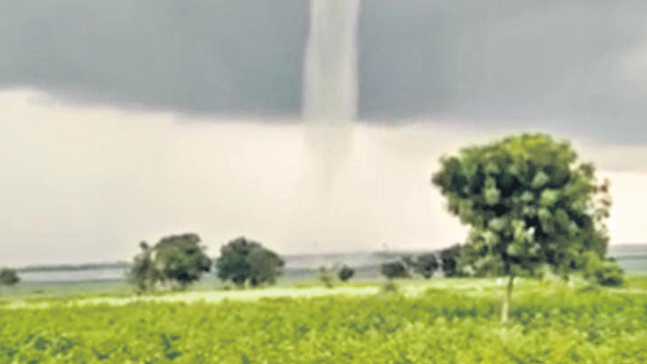 రేపు బంగాళాఖాతంలో వాయుగుండం