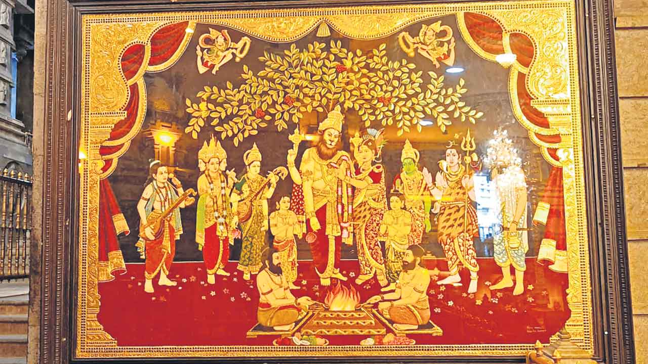 యాదగిరీశుడి చెంత.. తంజావూర్‌ చిత్రపటం