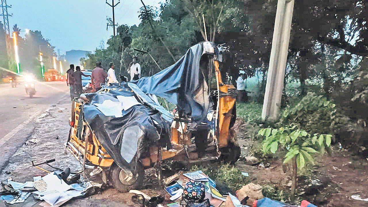 ఇంటికి చేరుకునేలోపే కాటేసిన మృత్యువు