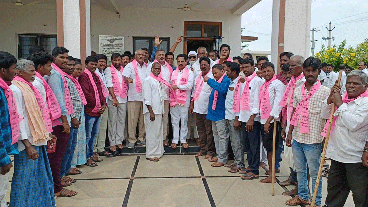 అభివృద్ధికి ఆకర్షితులై టీఆర్‌ఎస్‌లో చేరికలు