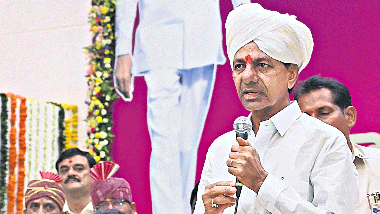 ఎగిసిన పతాకమై.. ఆత్మగౌరవ ప్రతీకయై