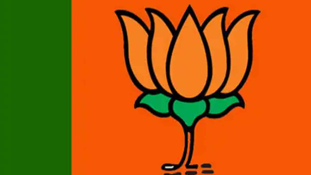 జర్నలిస్టులకు బీజేపీ అవమానం