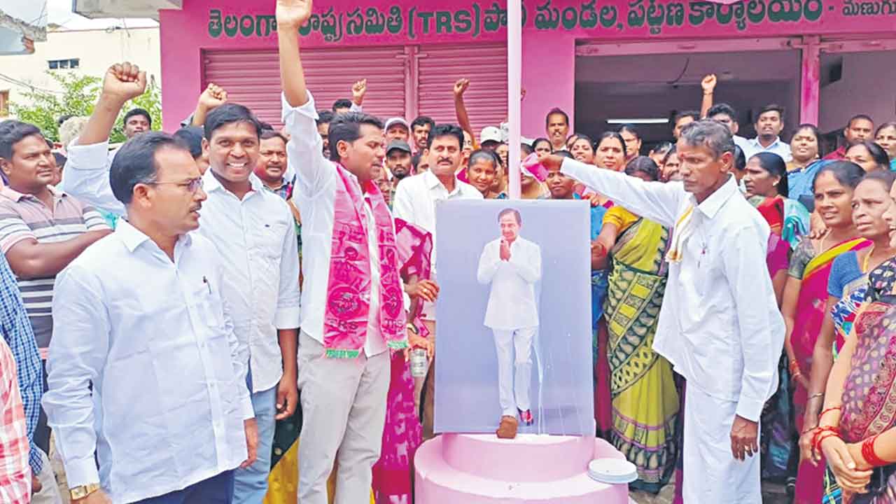 పోడు రైతుల సంబురం