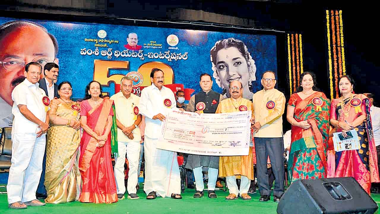 సినిమాలు మానసిక వికాసానికి దోహదపడాలి