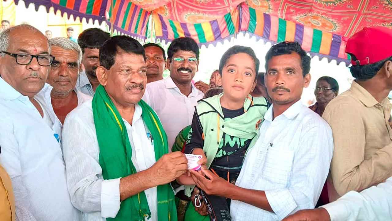 గాంధీజీ కలల సాకారం కేసీఆర్‌తోనే సాధ్యం