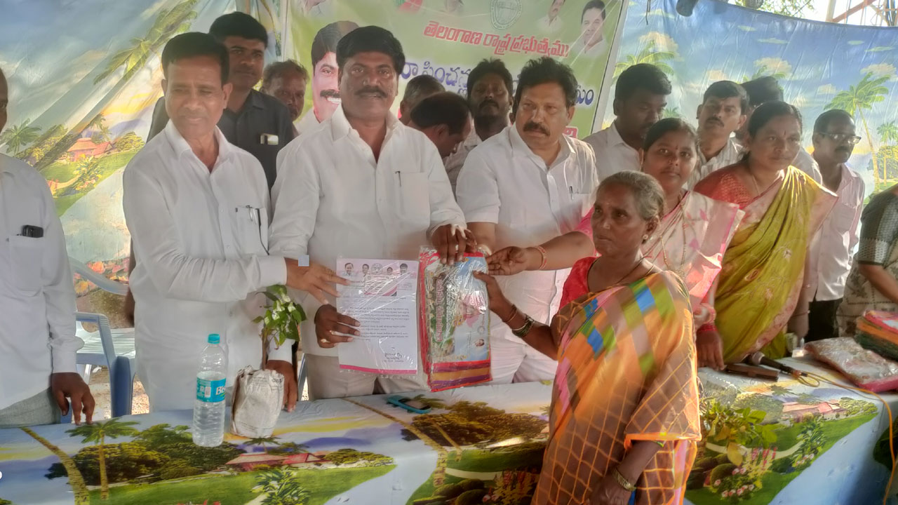 రిజర్వేషన్‌ను అడ్డుకునే కుట్ర